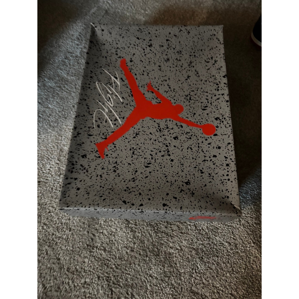 Men's Jordan 4 Retro Black Red Cement Grey Sneakers 9.5 - Picture 4 of 5